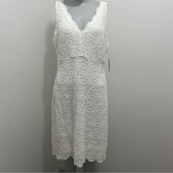 Ronni Nicole Dresses & Skirts - NWT Ronni Nicole White Lace Dress